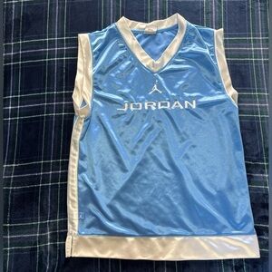 Vintage Boys Jordan blue basketball jersey. Size M.